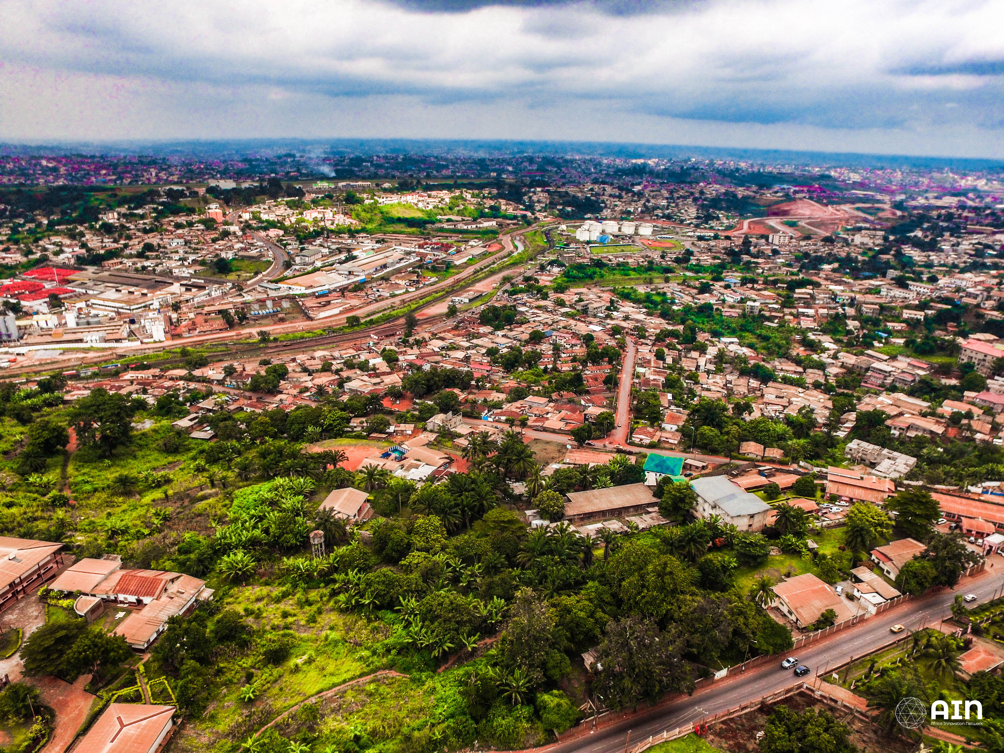 images/Vu_partielle_de_la_zone_industrielle_Yaounde-Cameroun.jpg